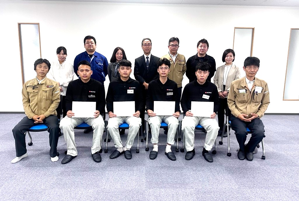 ベトナム人実習生の入社式2024_1 new1.jpg