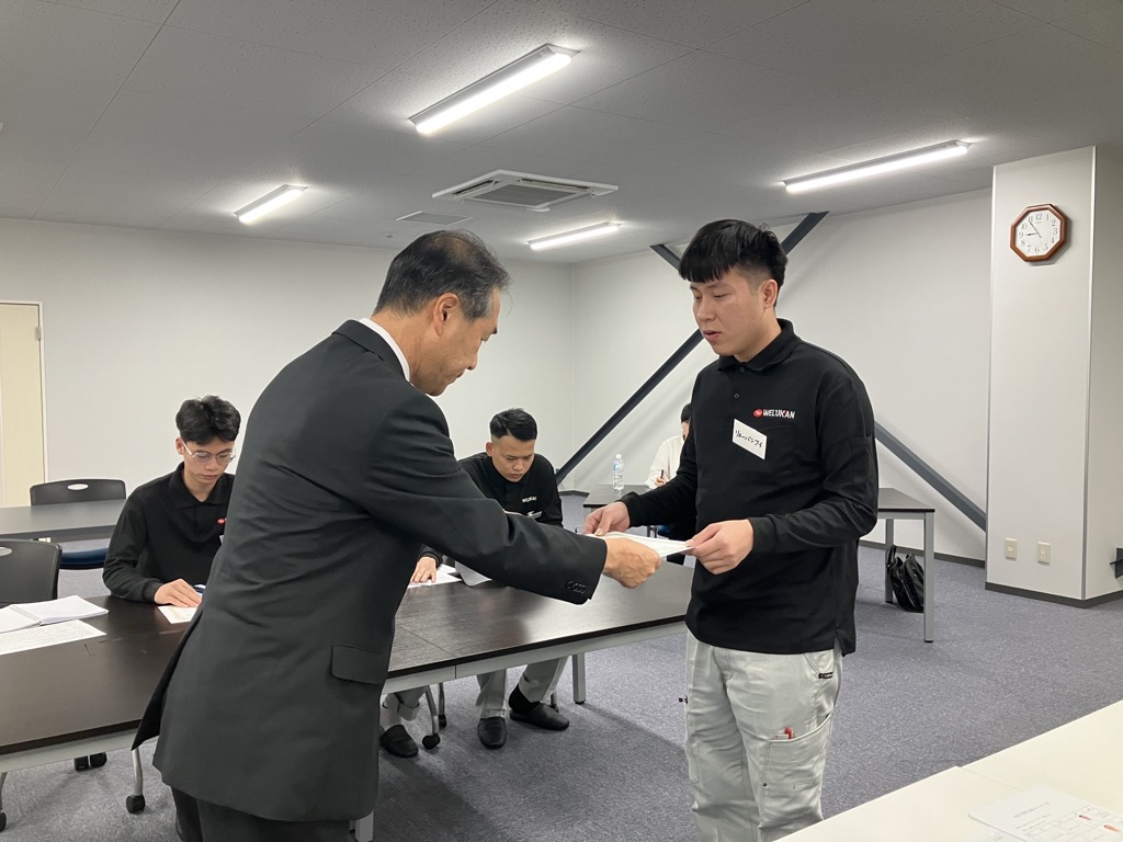 ベトナム人実習生の入社式2024_2 new2.jpg